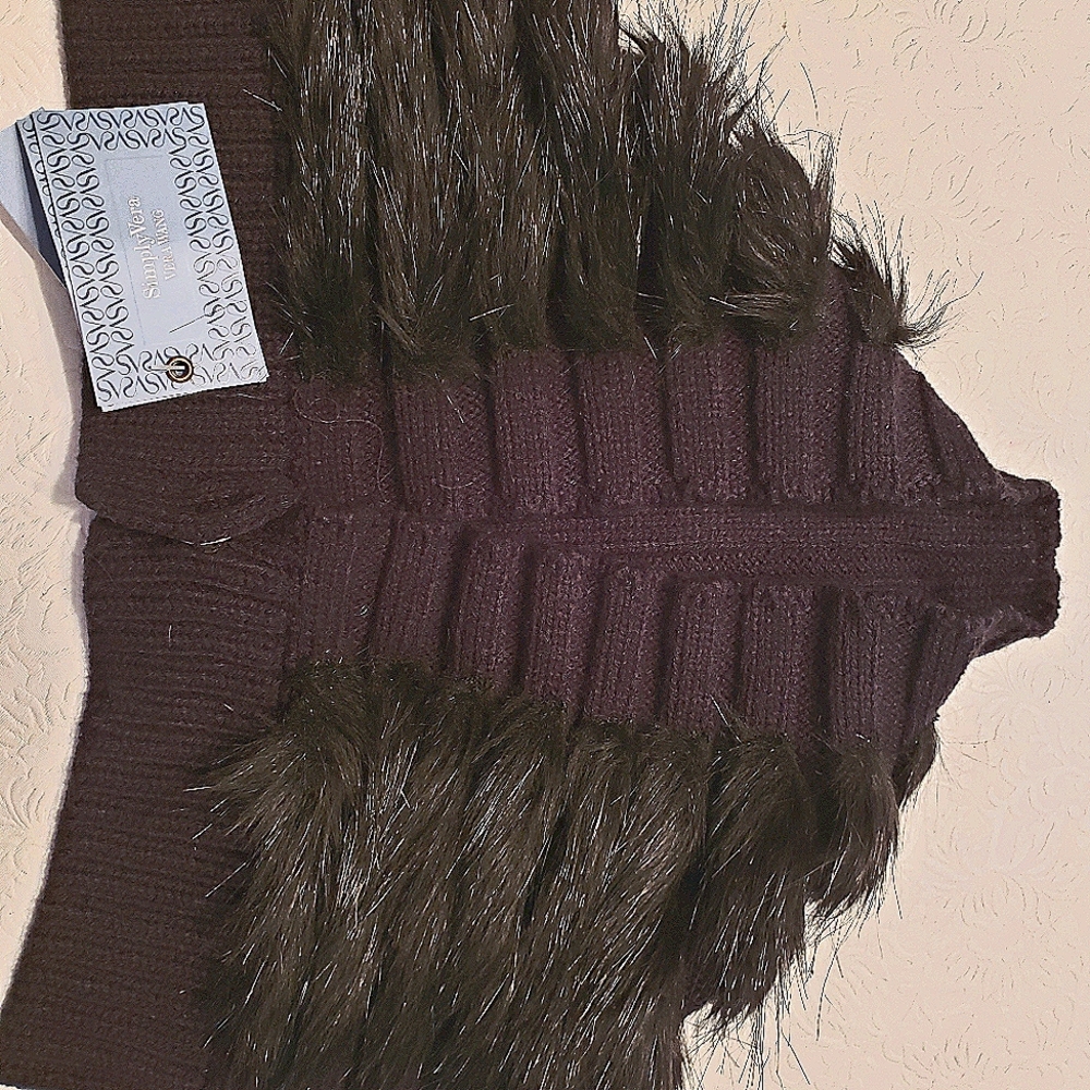 NWT VERA Wang Neck Sweater